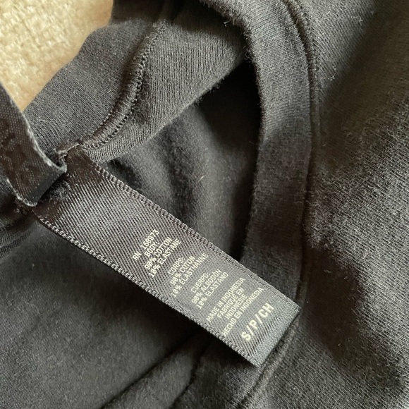 SKIMS fits everybody t-shirt - BUNDLE - Picture 6 of 6